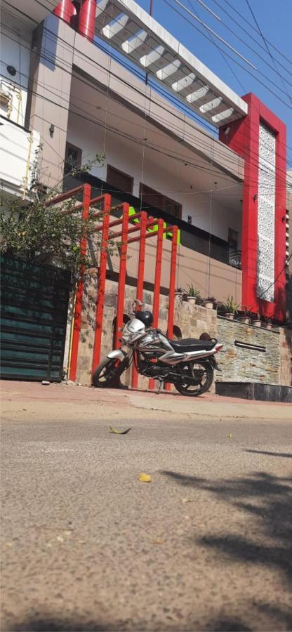 Anh Hotel Lucknow Eksteriør bilde